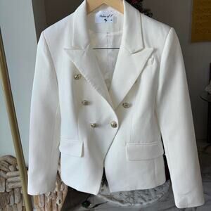 White double breasted blazer with